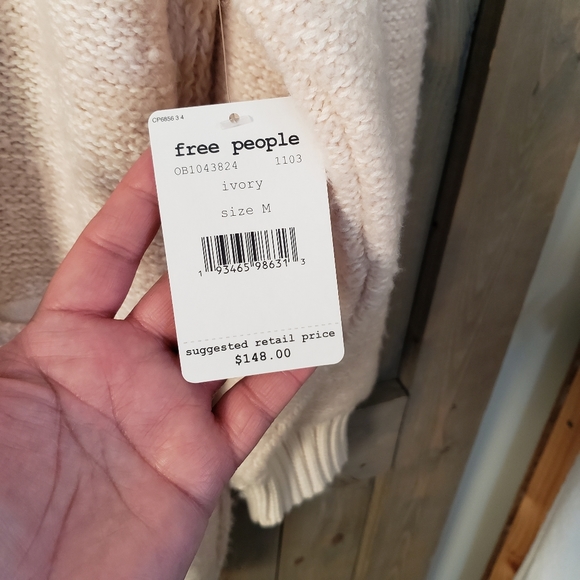 SOLD! Free People Oversized Cardigan size Medium - Picture 5 of 13